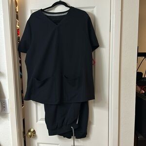 Fabletics Scrub Set Black XXL Top and 2XLT Pants
